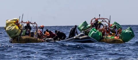 البحر الأبيض المتوسط: فقدان ما لا يقل عن 40 مهاجراً بعد غرق قاربهم قبالة ليبيا